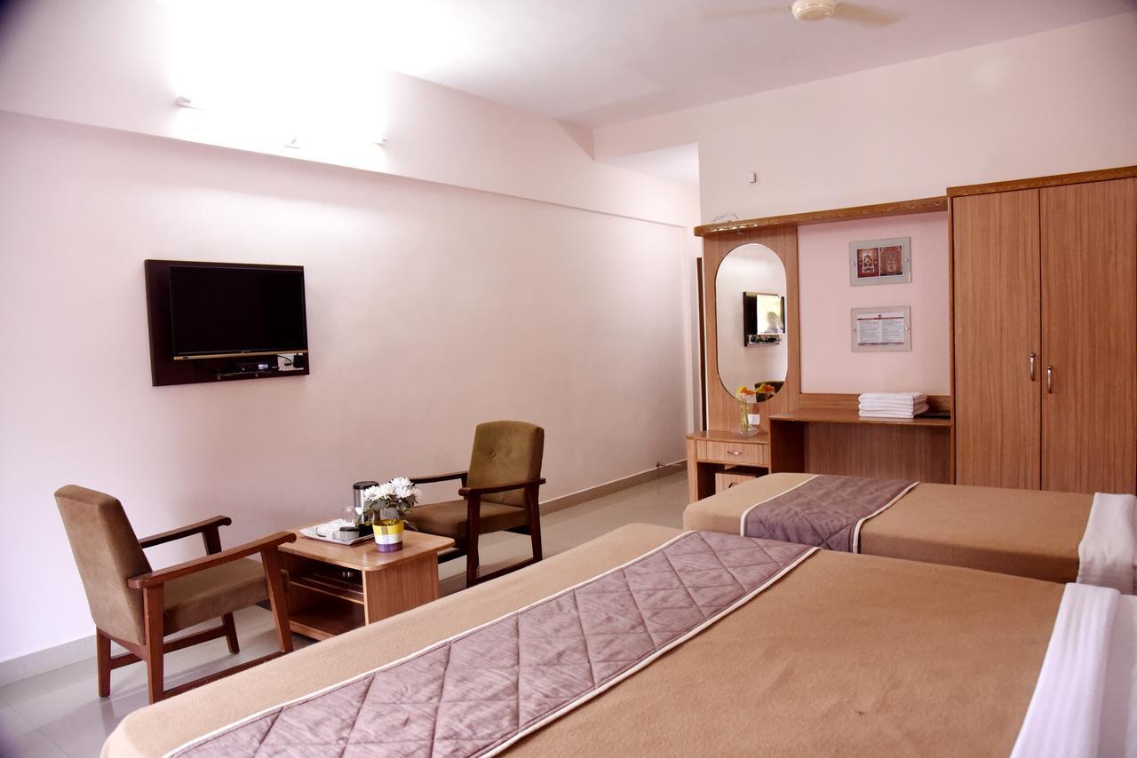 فندق Subrahmanyaفي  Slr Residency المظهر الخارجي الصورة