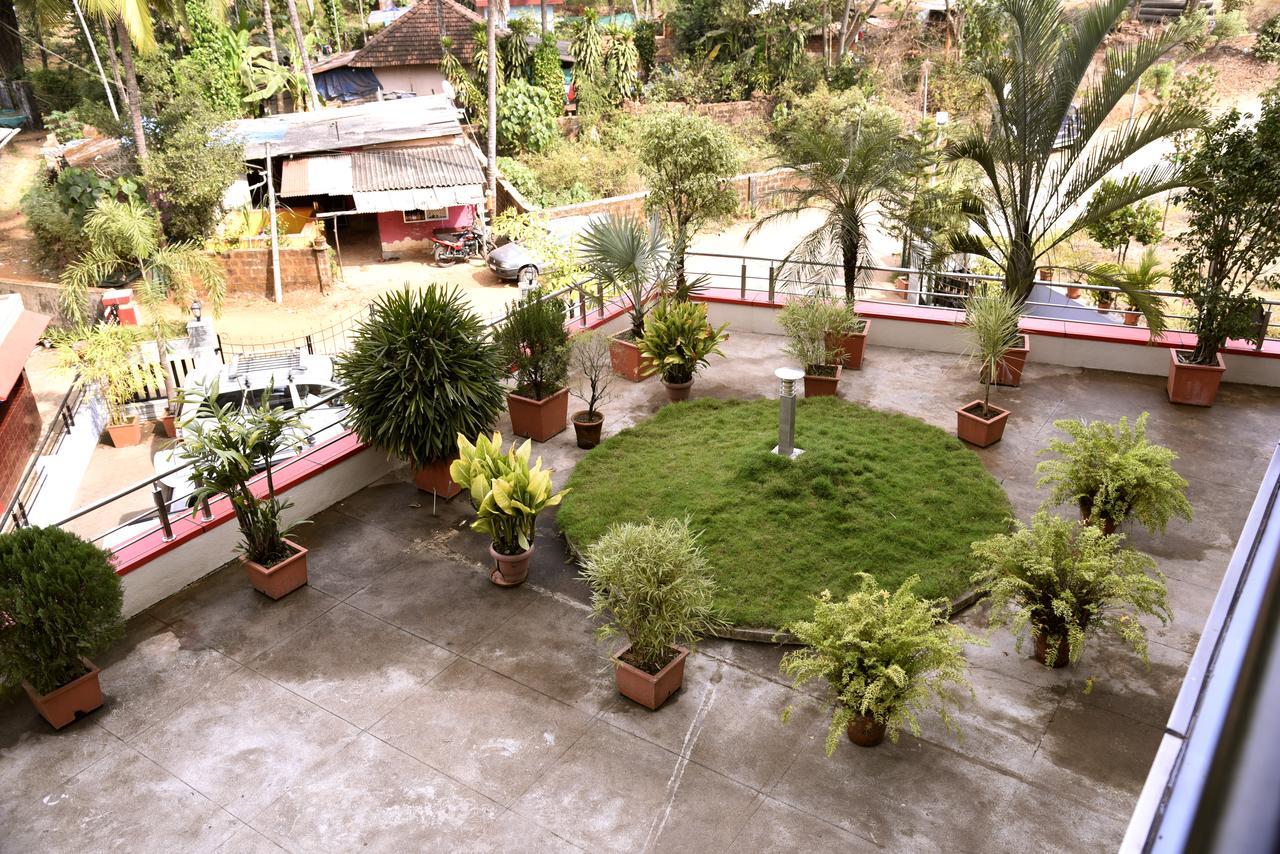 فندق Subrahmanyaفي  Slr Residency المظهر الخارجي الصورة