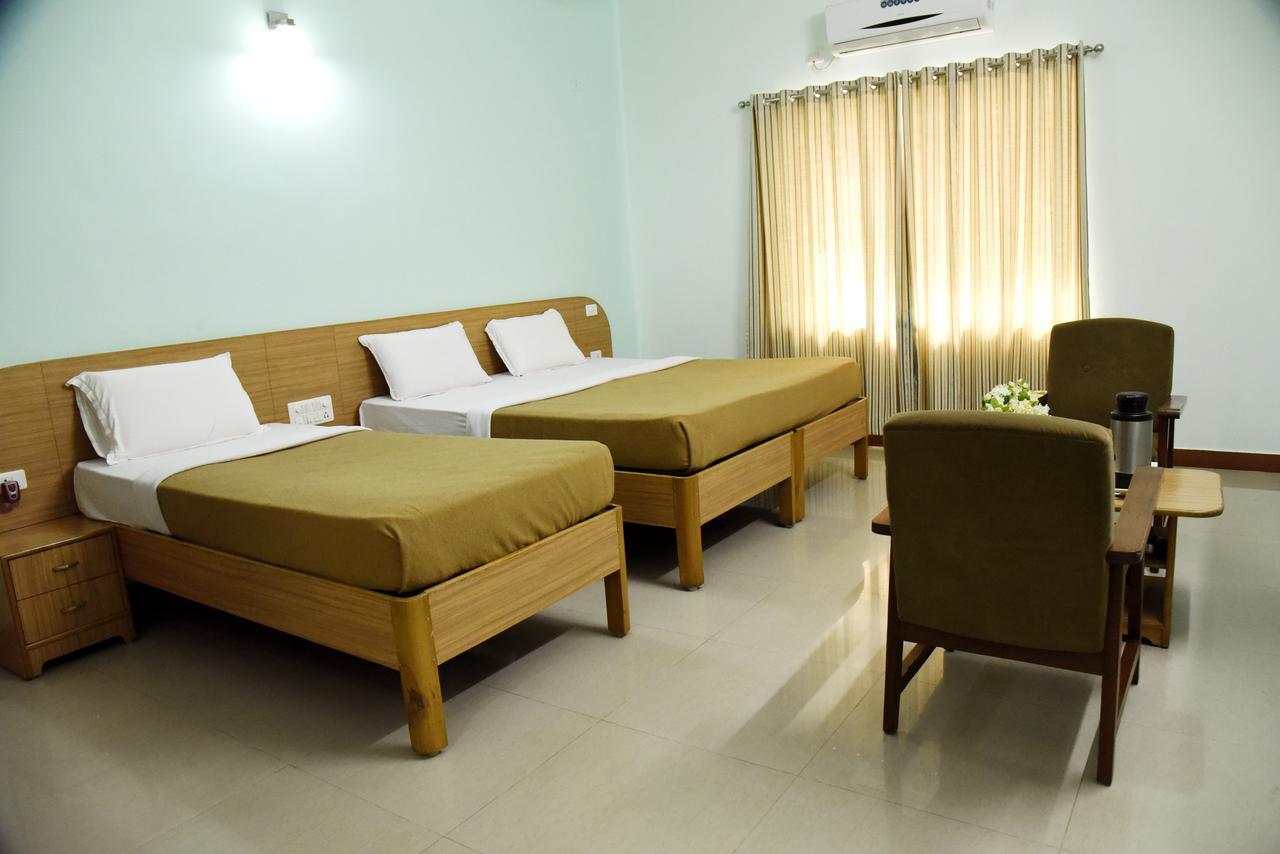 فندق Subrahmanyaفي  Slr Residency المظهر الخارجي الصورة