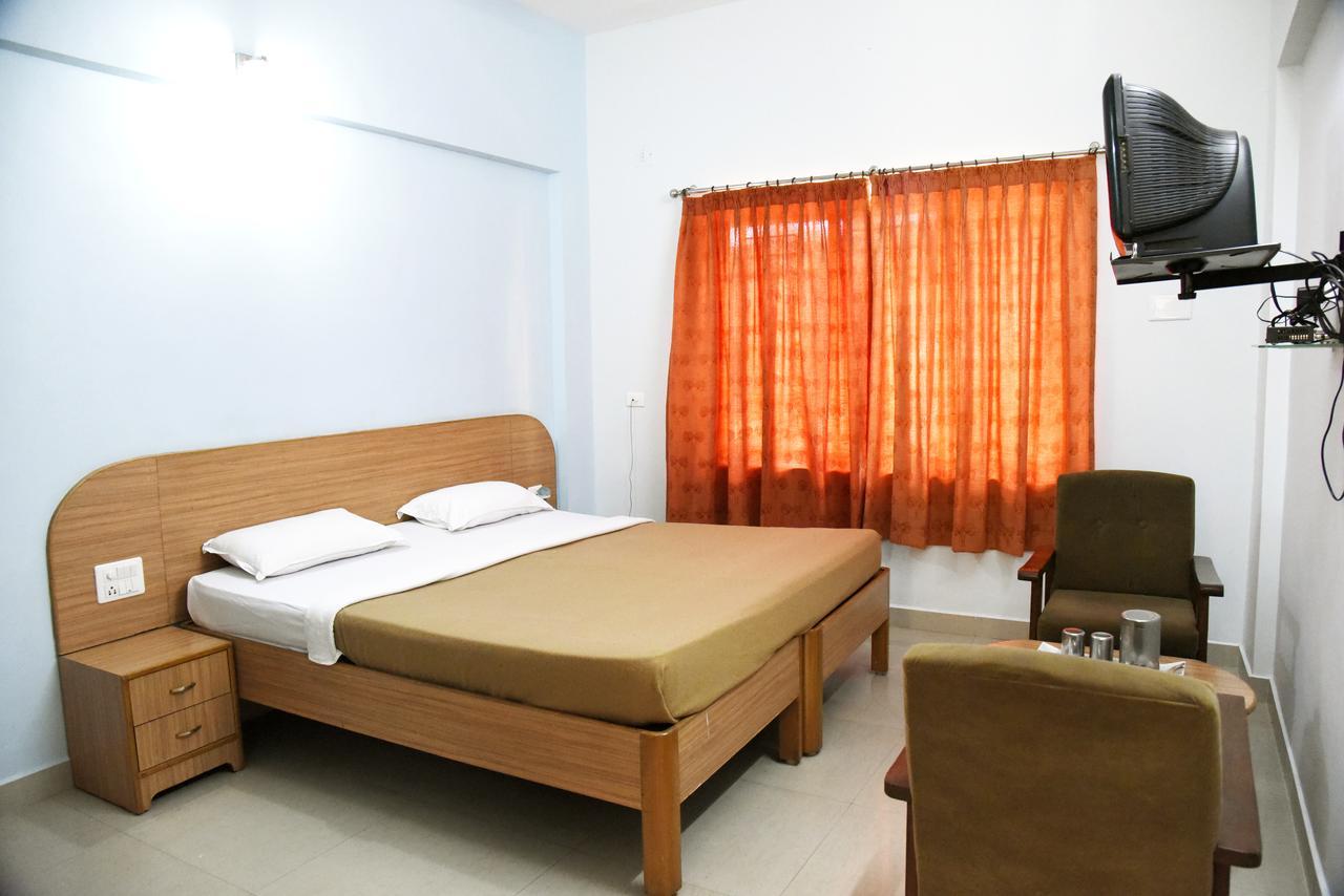 فندق Subrahmanyaفي  Slr Residency المظهر الخارجي الصورة