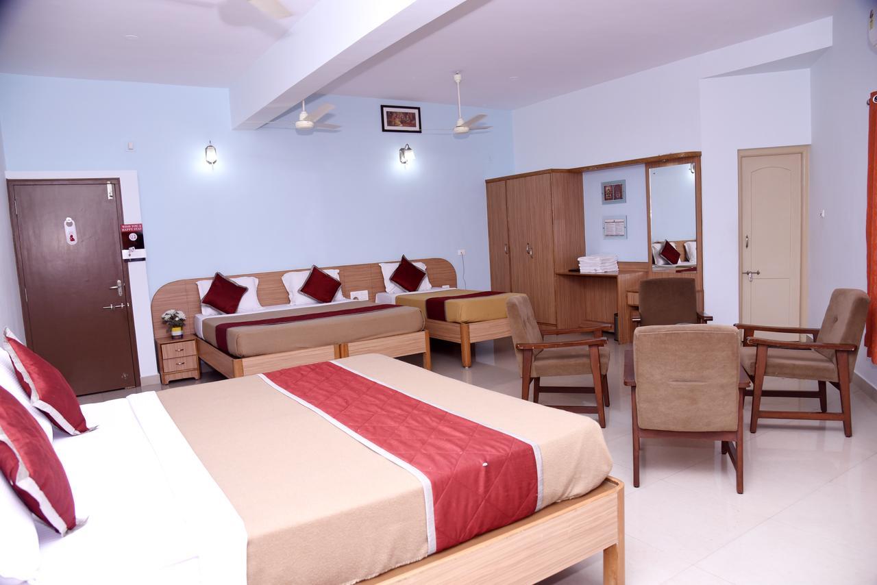 فندق Subrahmanyaفي  Slr Residency المظهر الخارجي الصورة