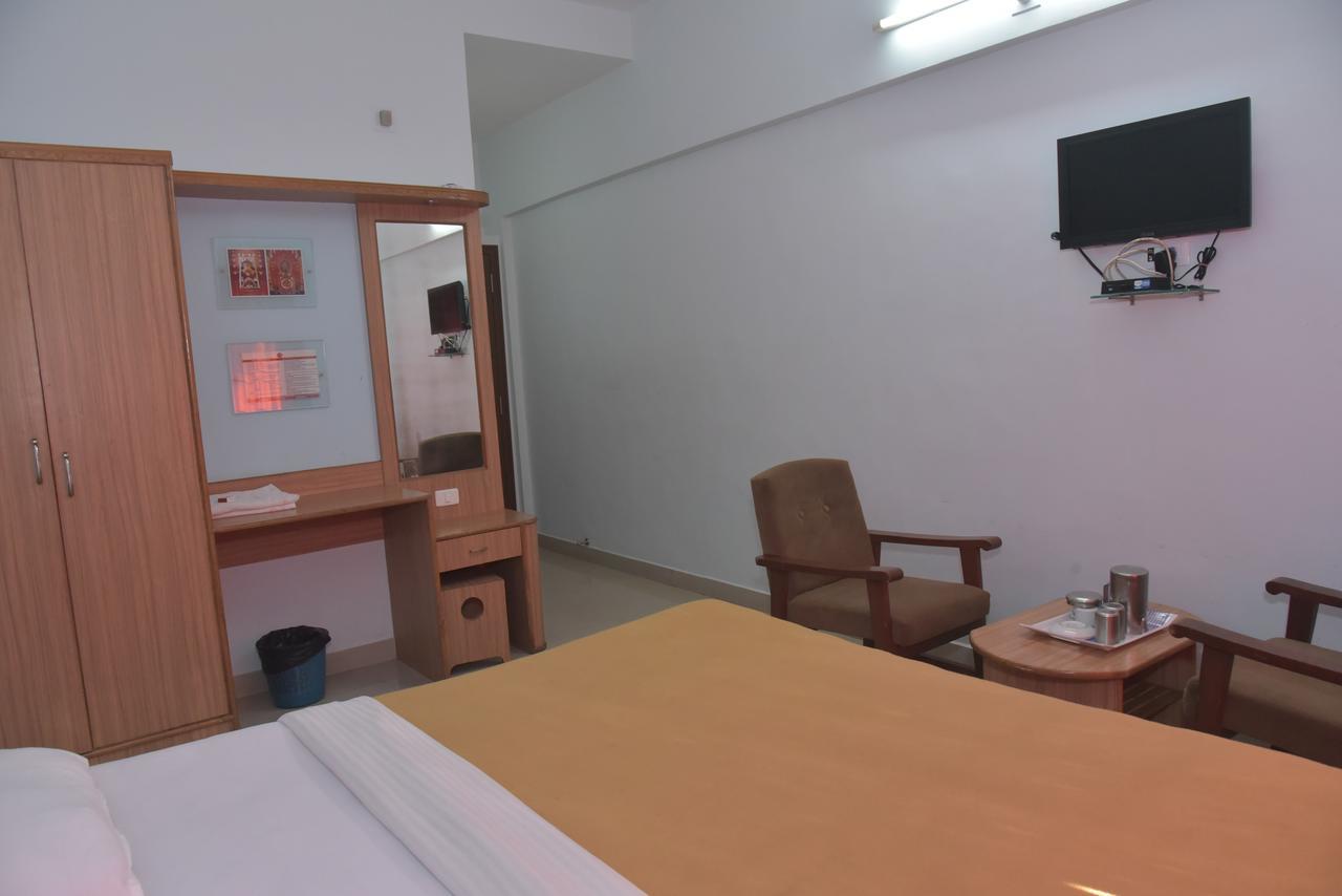 فندق Subrahmanyaفي  Slr Residency المظهر الخارجي الصورة