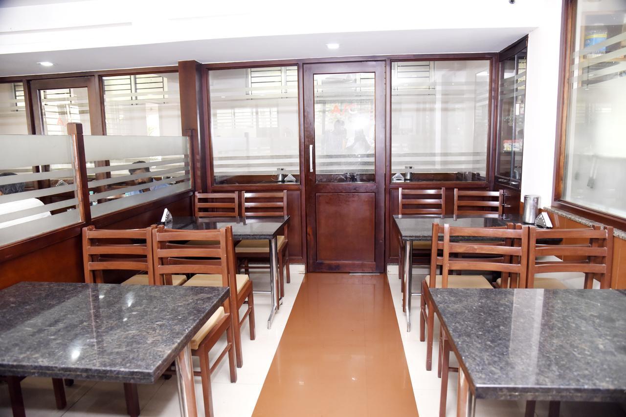 فندق Subrahmanyaفي  Slr Residency المظهر الخارجي الصورة